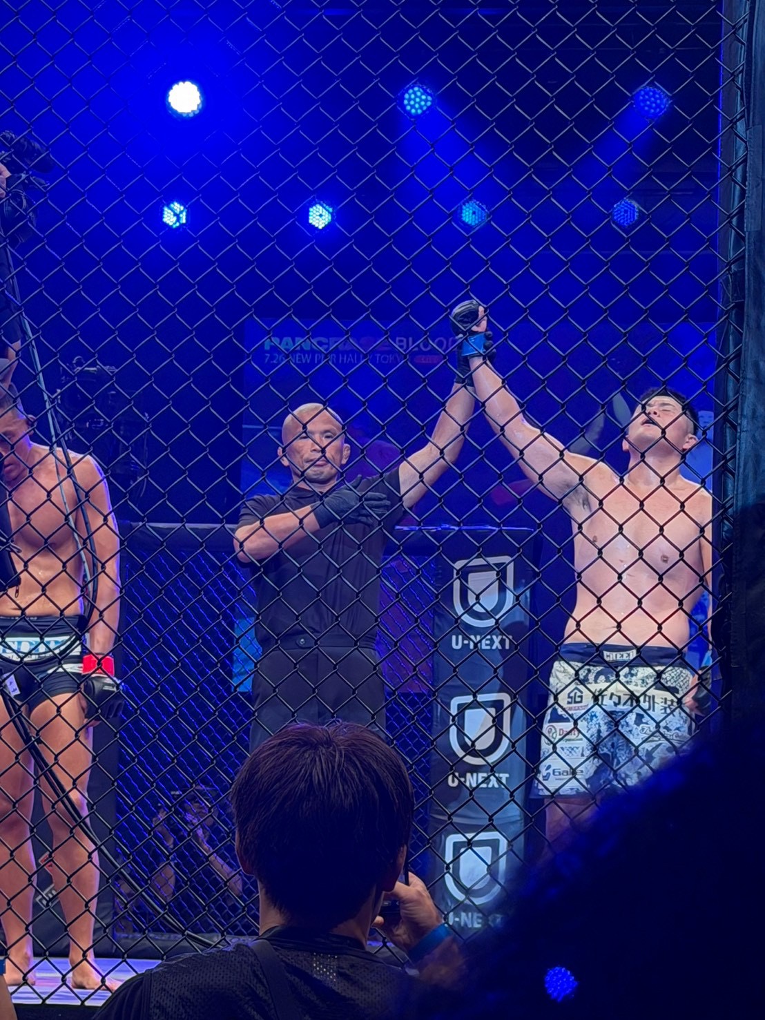 緊張の中で迎えたプロデビュー戦